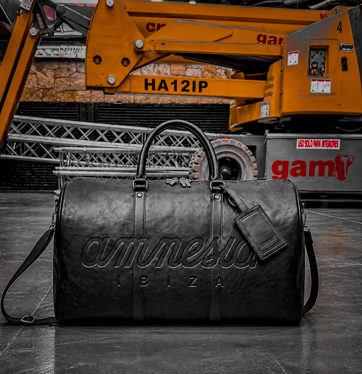 AMNESIA CARRY THE NIGHT BAG