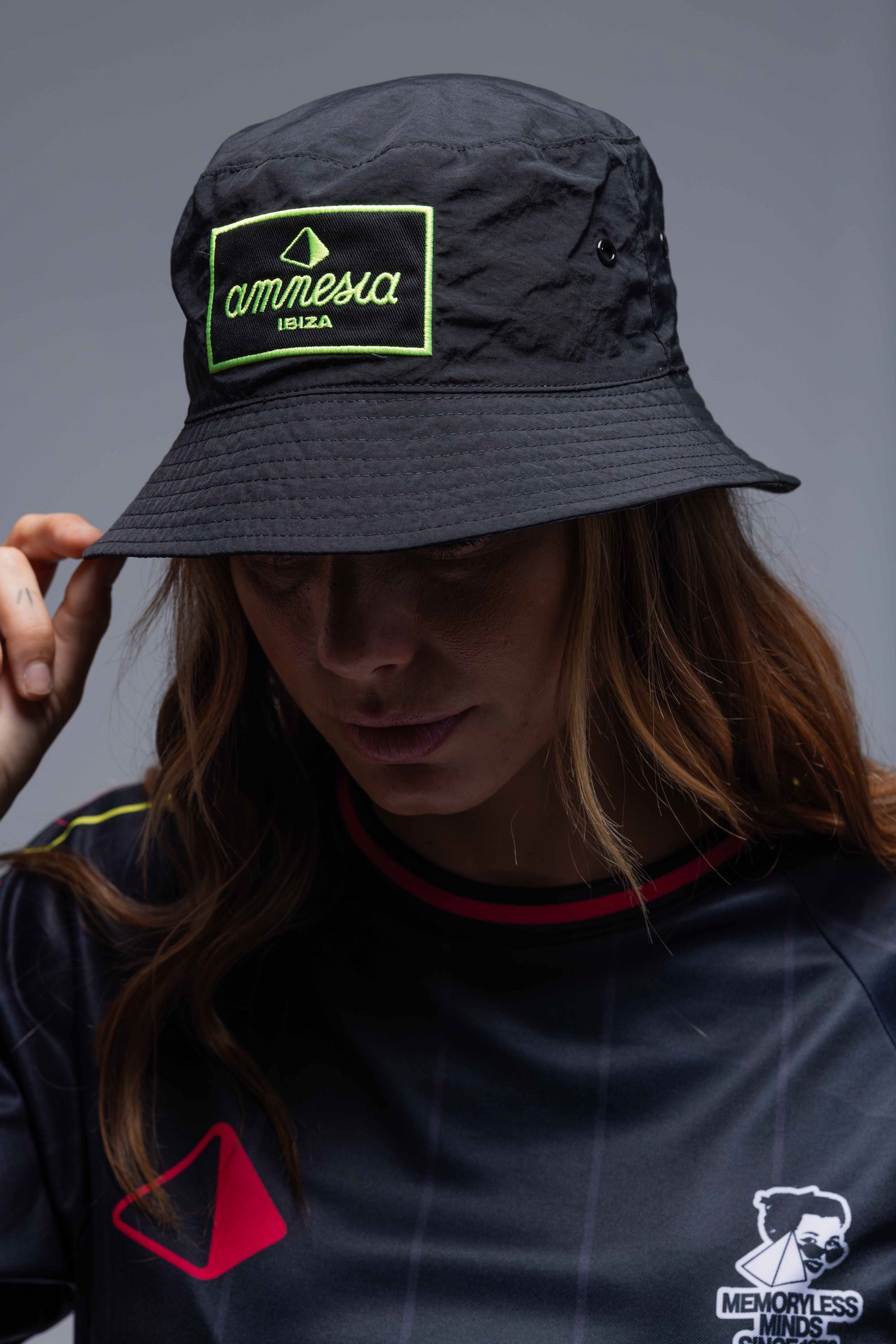 AMNESIA BUCKET HAT BLACK