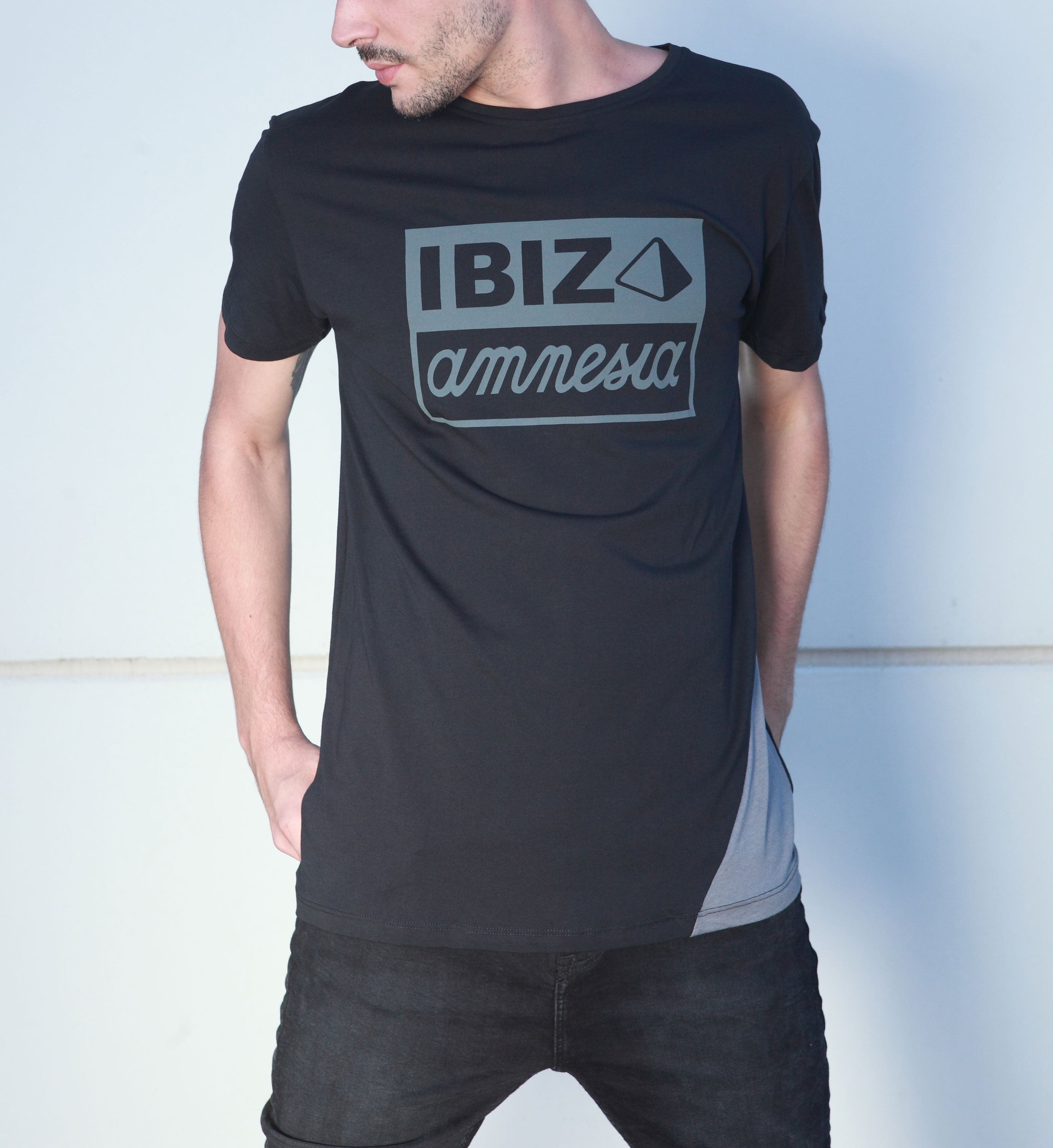 AMNESIA MINIMAL T-SHIRT