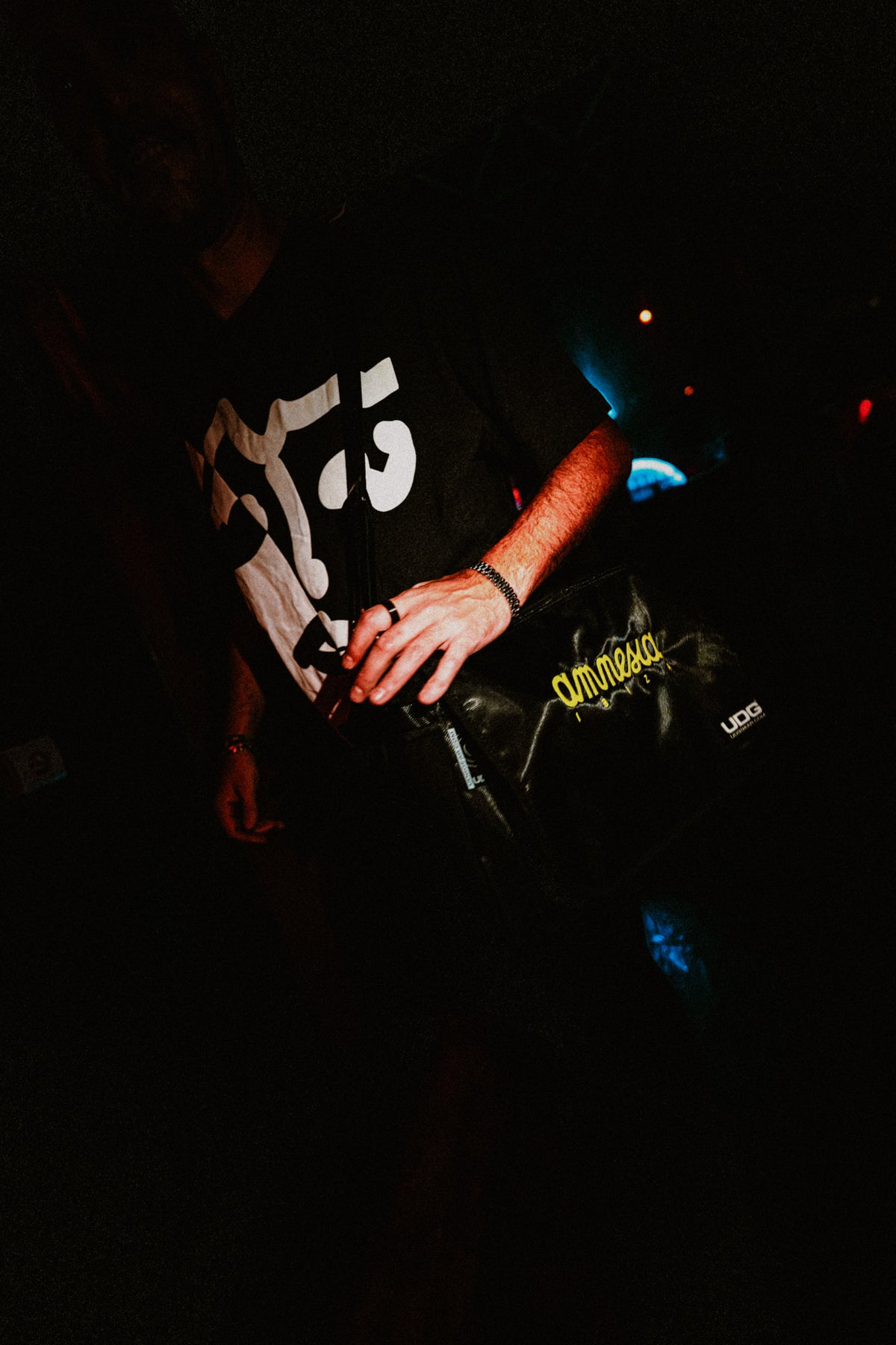 AMNESIA X UDG ULTIMATE COURIER BAG